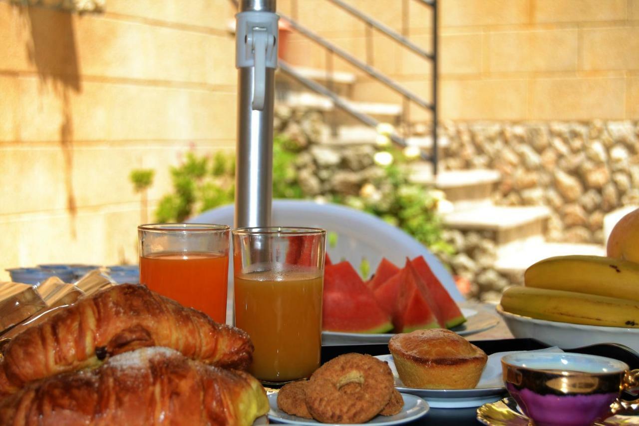 I Due Tesori Bed & Breakfast ซาน เชซาริโอ ดิ เลชเช ภายนอก รูปภาพ